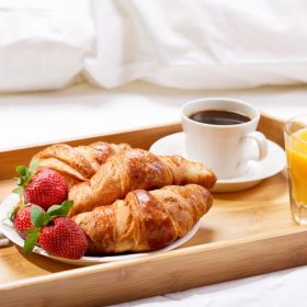 حواست به سینی چای باشد!
