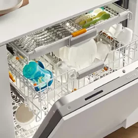 تفاوت میزان مصرف آب در ماشین ظرفشویی با شستشوی دستی