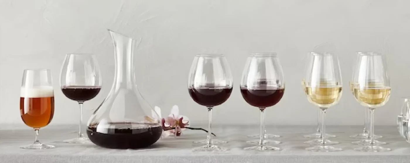 انواع لیوان برای هر نیاز، از لیوان چای‌خوری ساده تا پیمانه‌های آشپزخانه