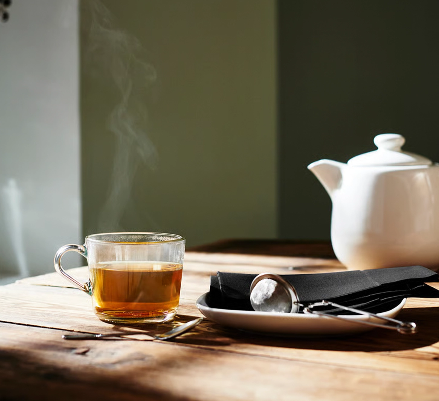 لیوان چای ساده روزانه